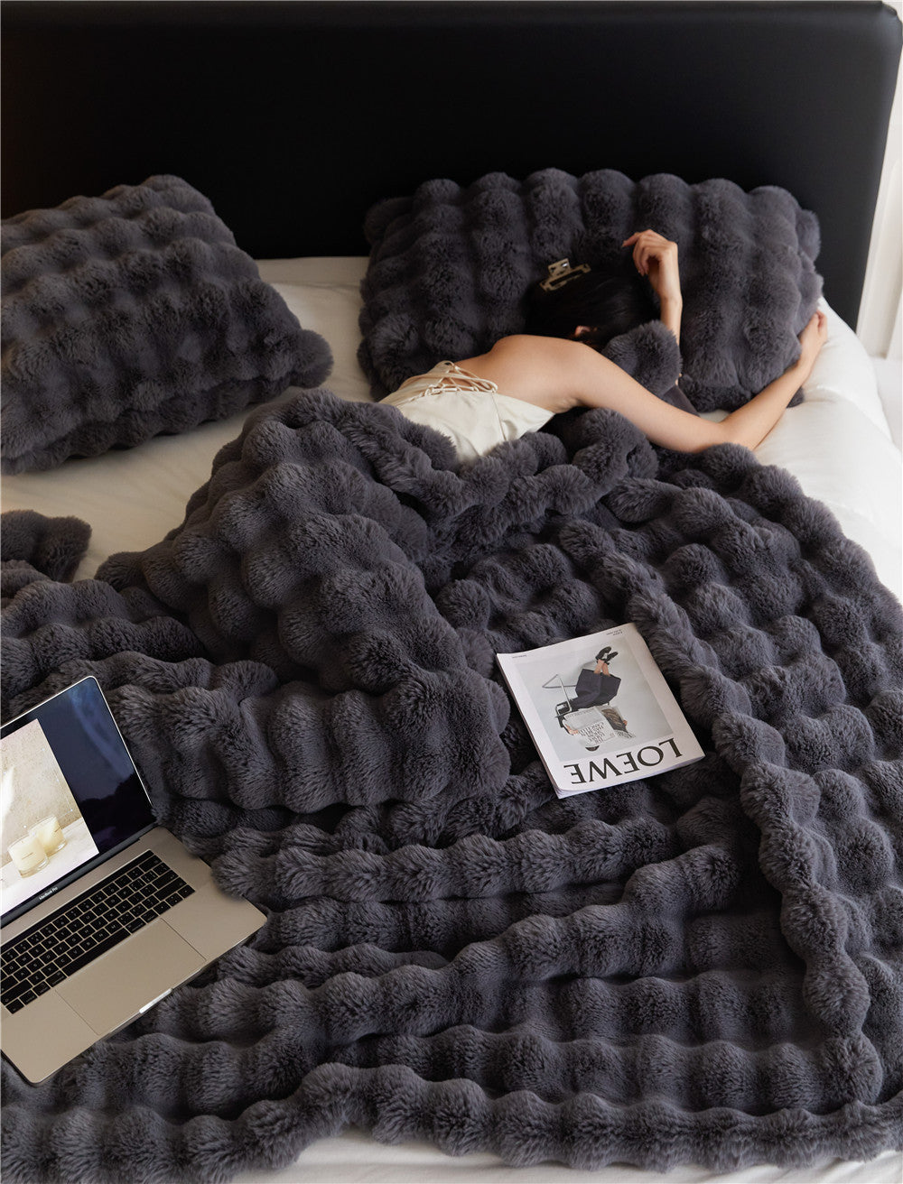 Textured Polyester Velvet Blanket